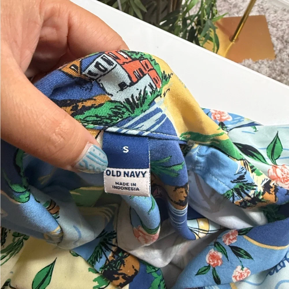 NEW Old Navy Women’s Button-Down Playa Shirt “Bon Voyage” Print Blue Sz S